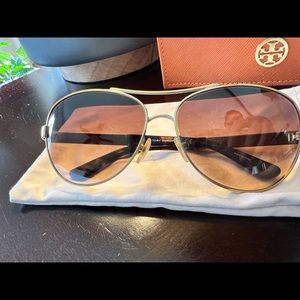 Tory Burch aviators
